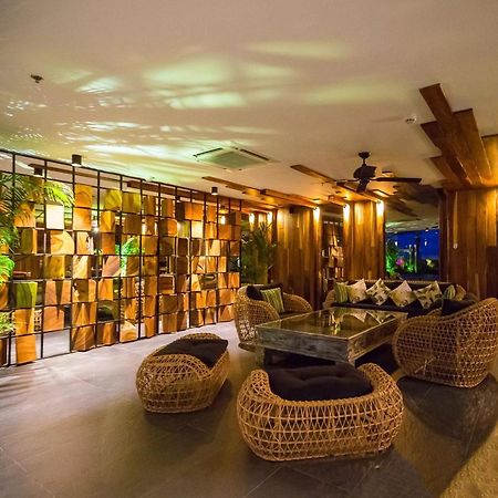 Luxurious Beachfront Pattaya Exterior photo