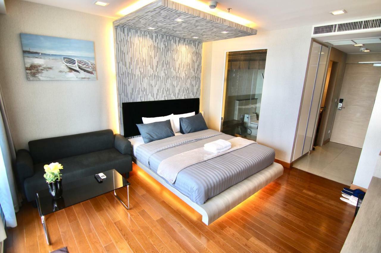 Luxurious Beachfront Pattaya Exterior photo