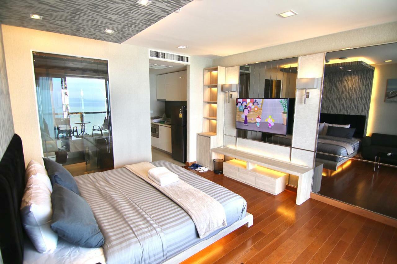 Luxurious Beachfront Pattaya Exterior photo